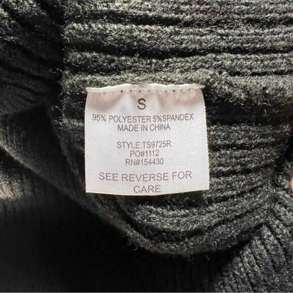 Theo & Spencer V-Neck Ribbed Sweater, Black, S, NWT - Picture 10 of 11